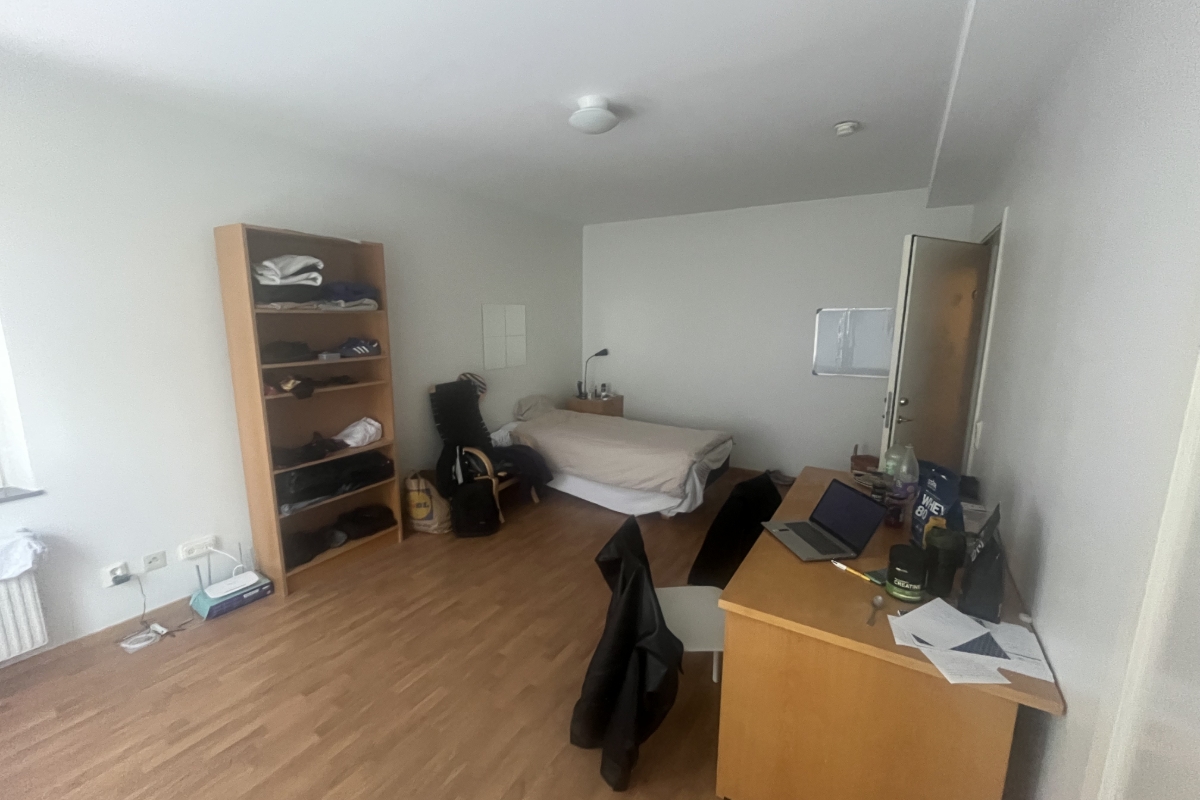 Falkenbergsvägen 25, bild 1 av 4